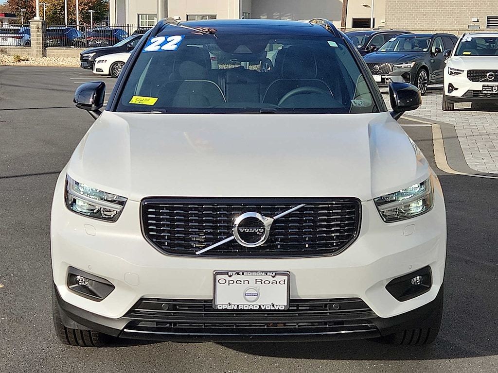 Certified 2022 Volvo XC40 T5 AWD R-Design SUV