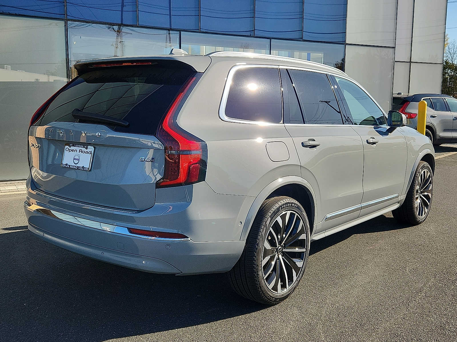 2026 Volvo XC90 Plus - Photo 6
