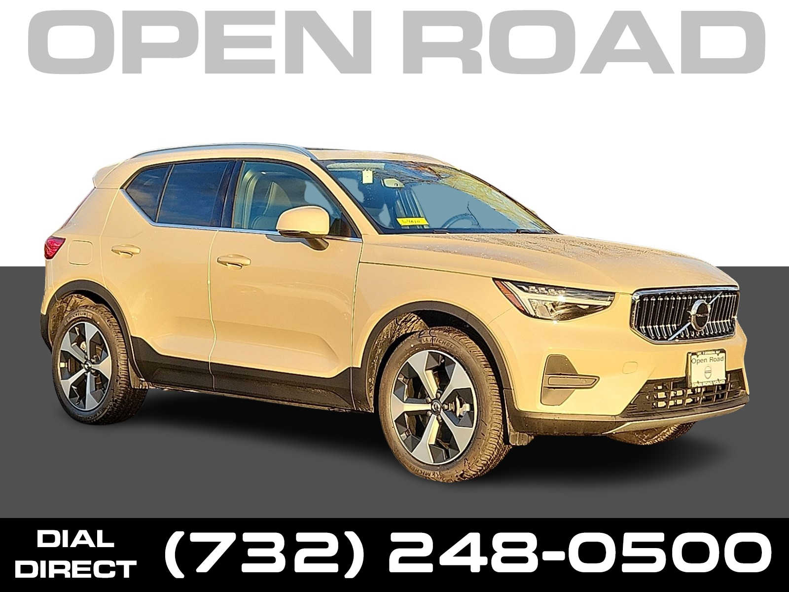 2025 Volvo XC40 Core's photo