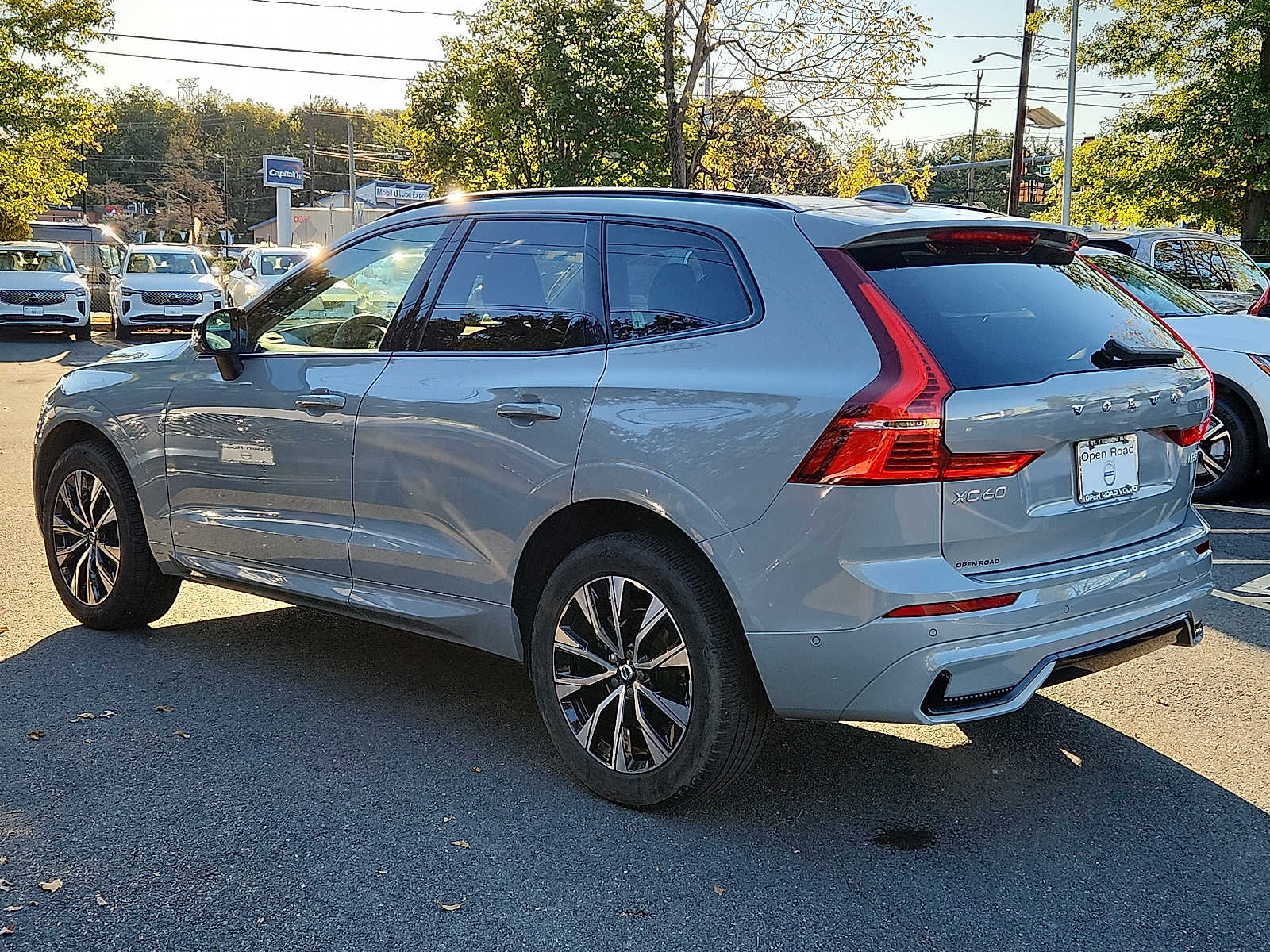 2024 Volvo XC60 B5 Plus photo 4