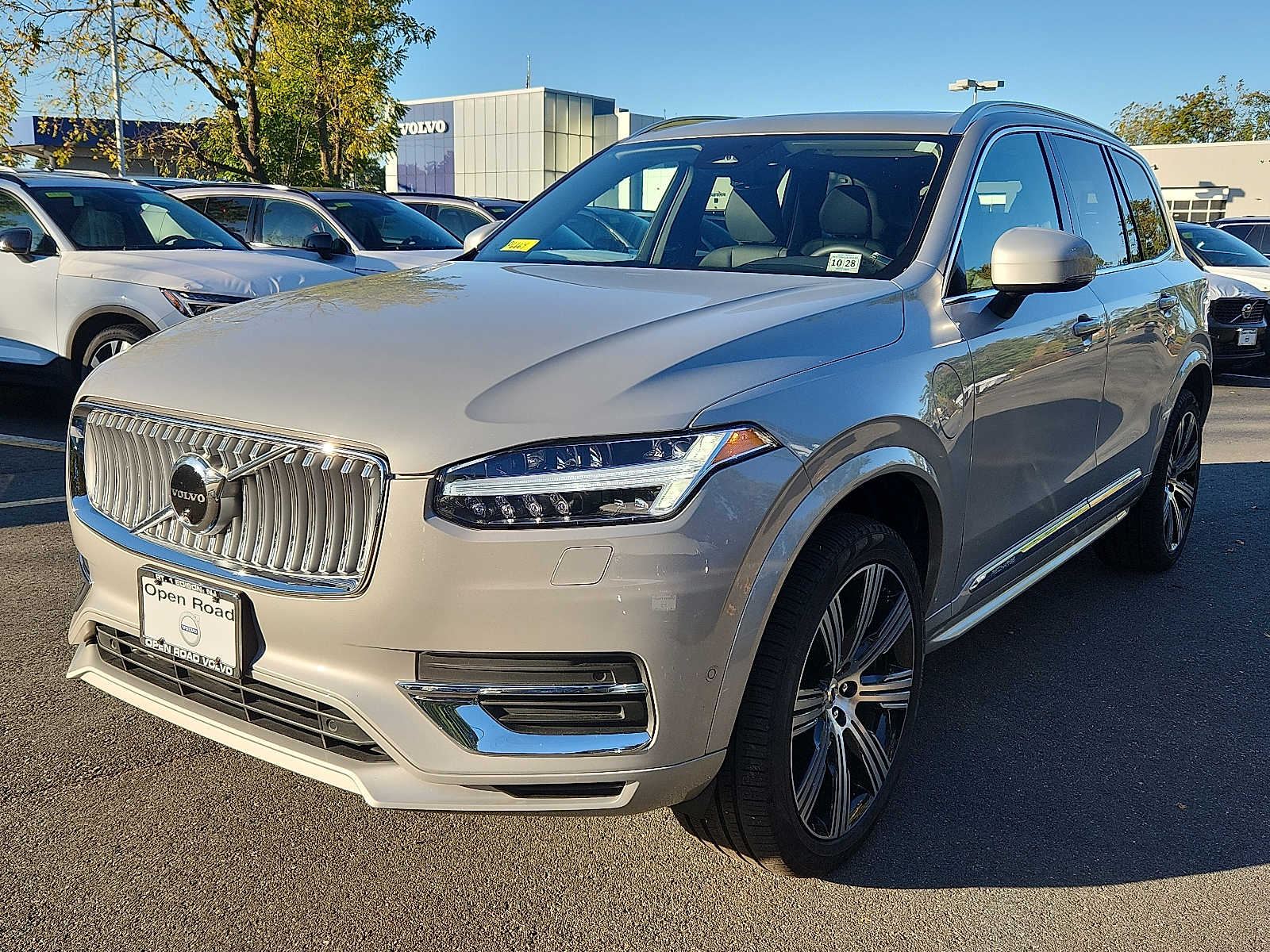 2024 Volvo XC90 T8 Plus photo 3