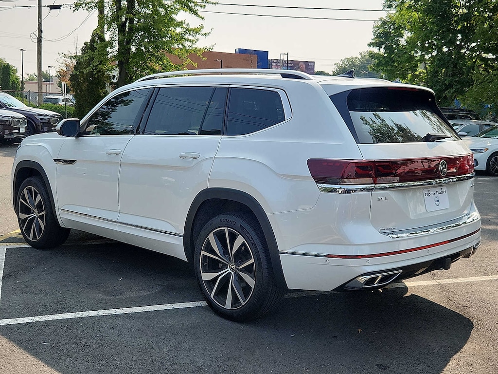 Used 2024 Volkswagen Atlas 2.0T SEL Premium R-Line SUV