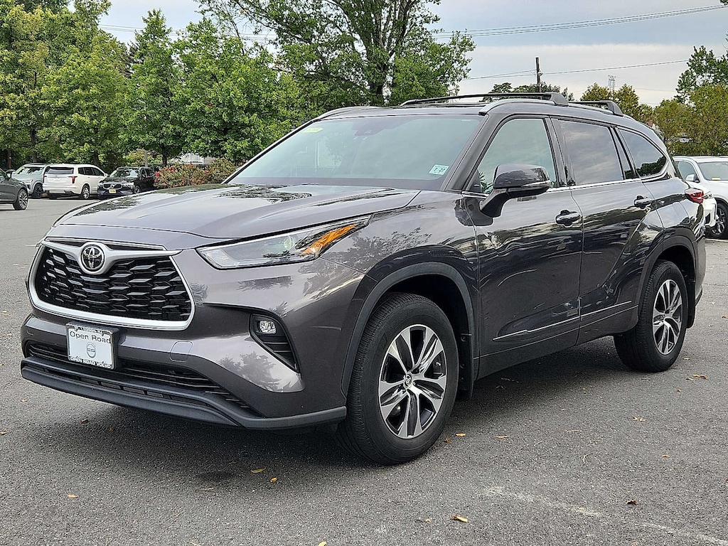 Used 2022 Toyota Highlander XLE SUV