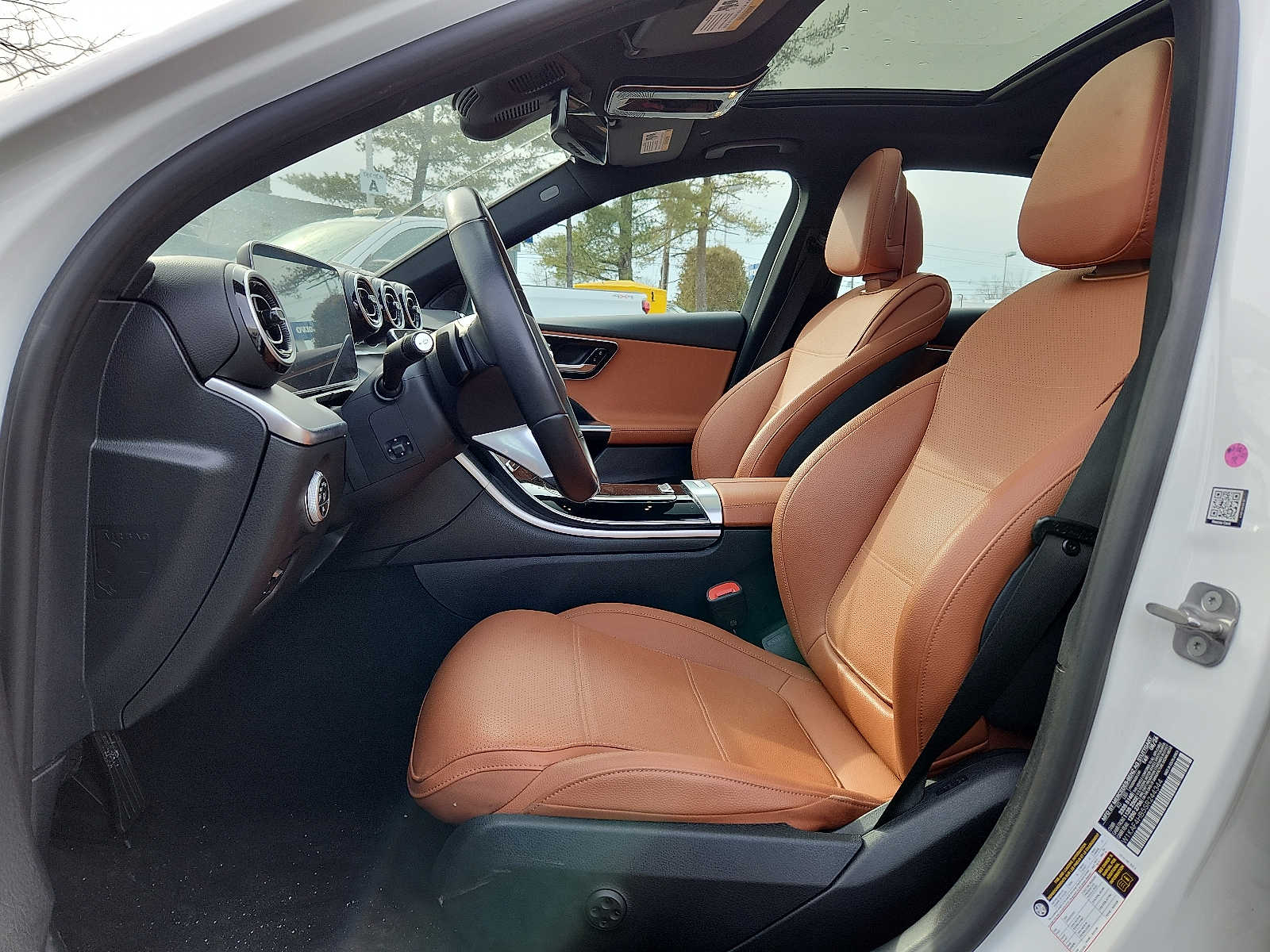 2025 Mercedes-Benz C-Class Sedan C 300 - Photo 13
