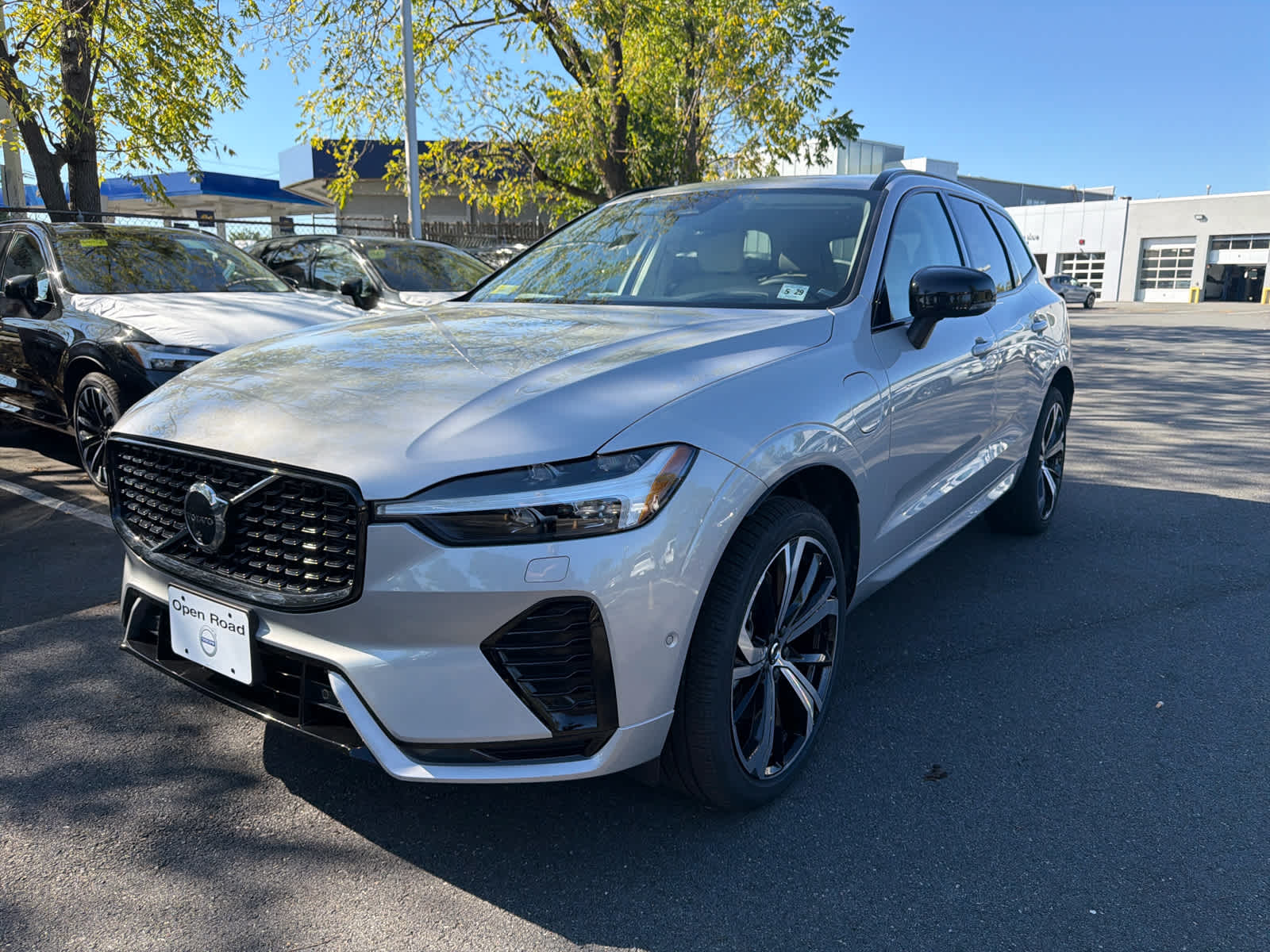 2024 Volvo XC60 T8 Ultimate photo 2