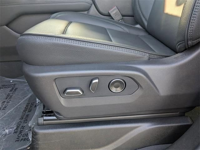 2026 GMC Yukon XL Denali - Photo 18