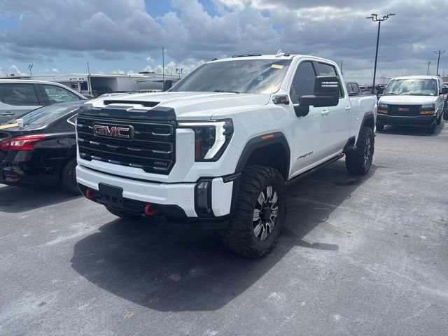 2024 GMC Sierra 4WD Crew Cab Standard Box AT4's photo