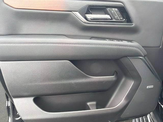 2026 GMC Yukon XL Denali - Photo 14