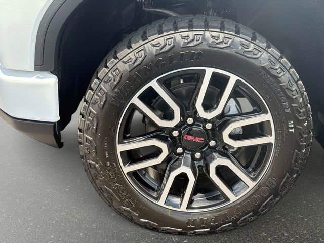 2026 GMC Sierra 1500 AT4 - Photo 10