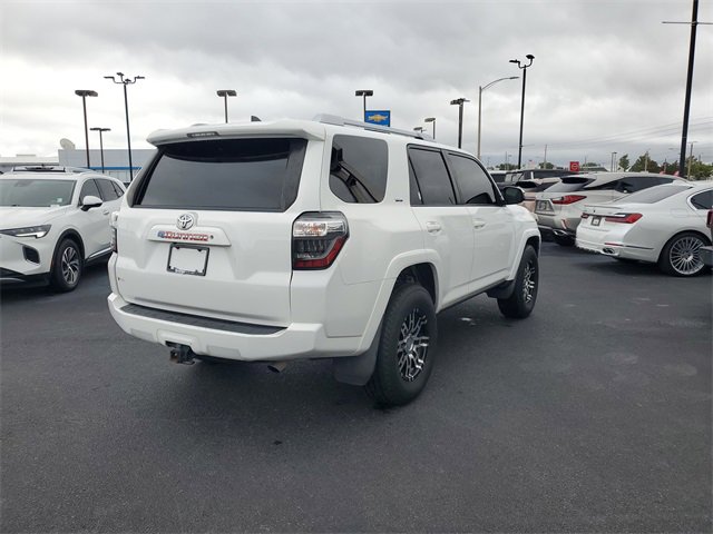 2018 Toyota 4Runner SR5 photo 3