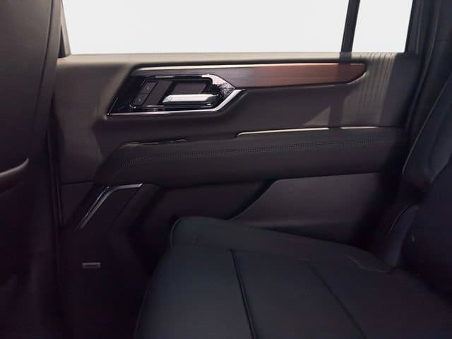 2026 GMC Yukon XL Denali - Photo 14