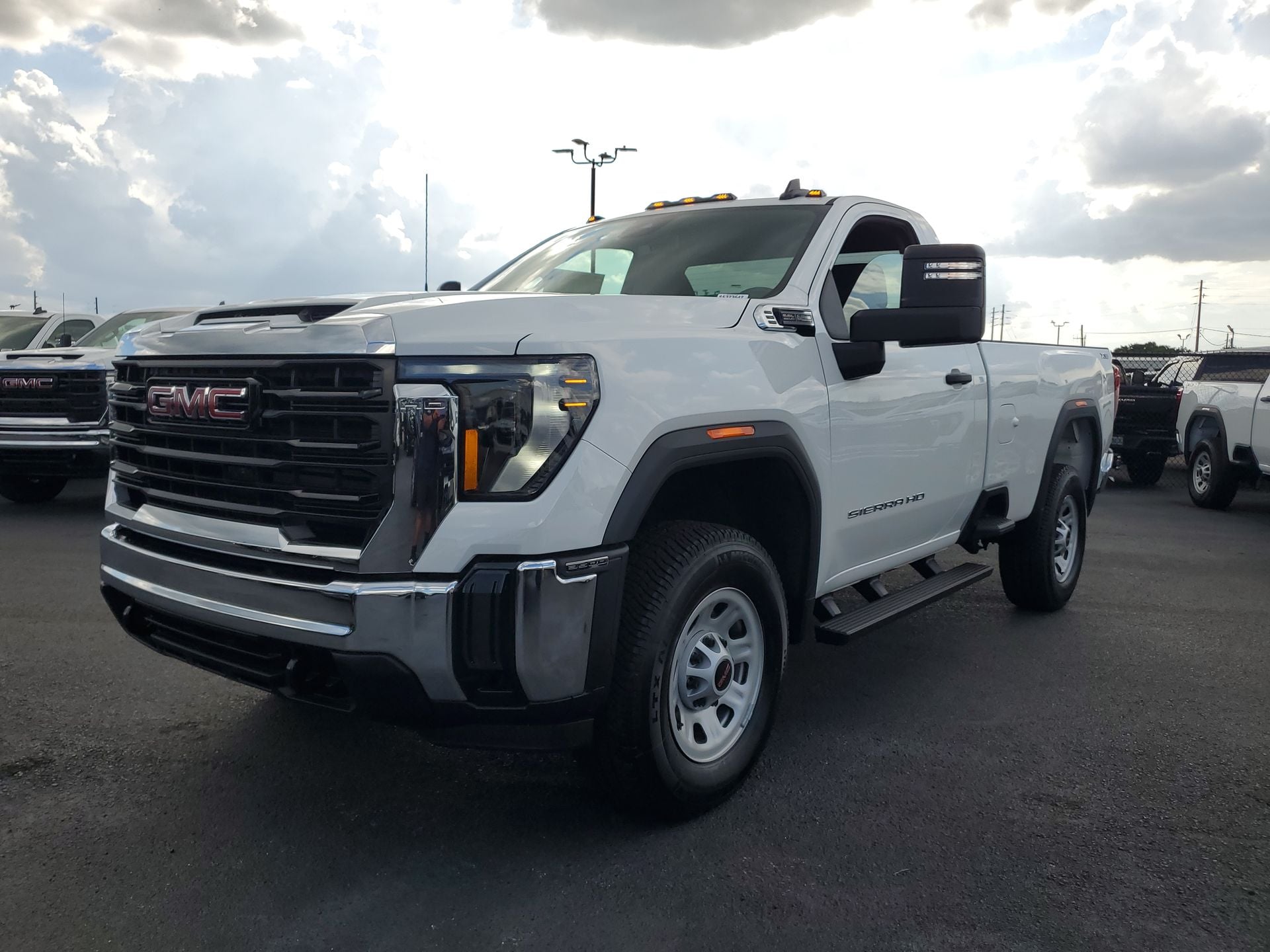 2025 GMC Sierra 3500HD Pro - Photo 17