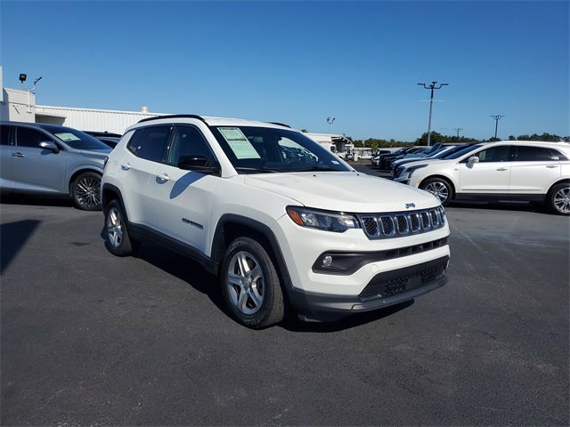 2024 Jeep Compass North Edition Latitude photo 2