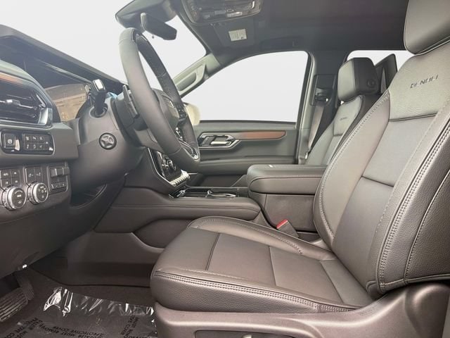 2026 GMC Yukon XL Denali - Photo 17