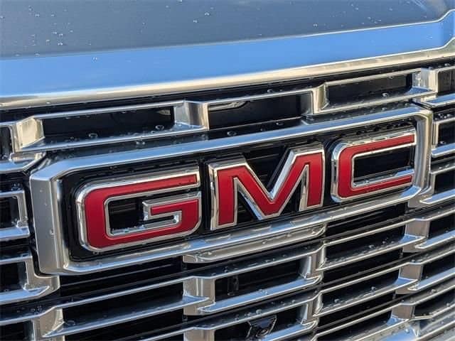 2026 GMC Yukon XL Denali - Photo 13