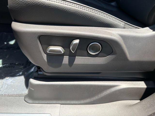 2026 GMC Yukon XL Denali - Photo 19