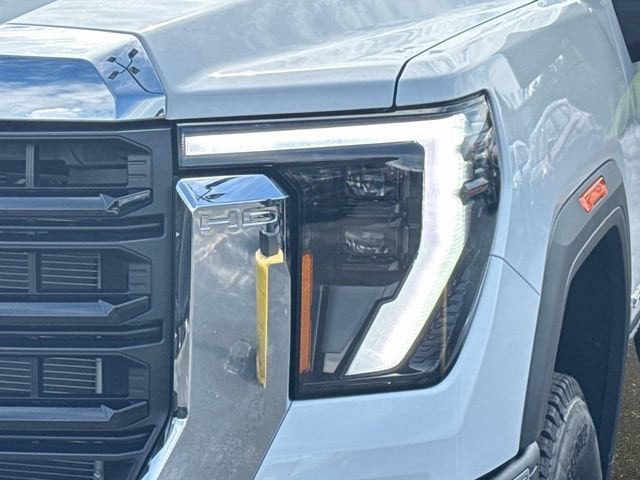 2026 GMC Sierra 2500HD Pro - Photo 9