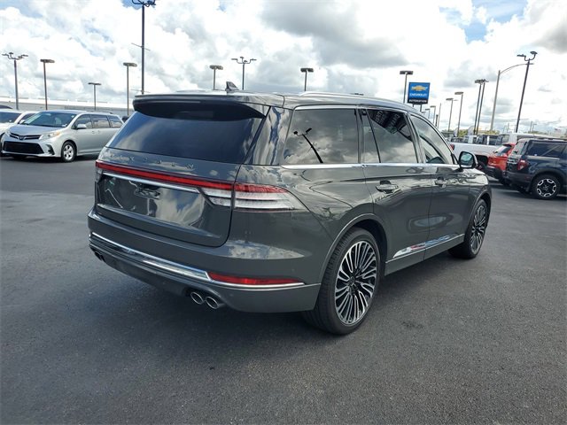 2023 Lincoln Aviator Black Label photo 2