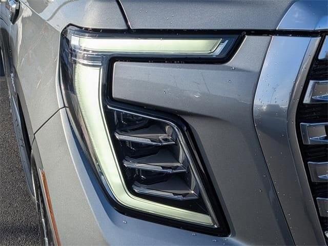 2026 GMC Yukon XL Denali - Photo 10