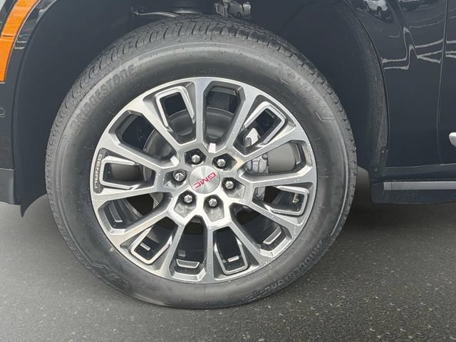 2026 GMC Yukon XL Denali - Photo 10