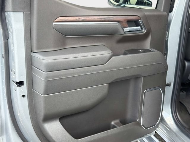2026 GMC Sierra 1500 SLT - Photo 11