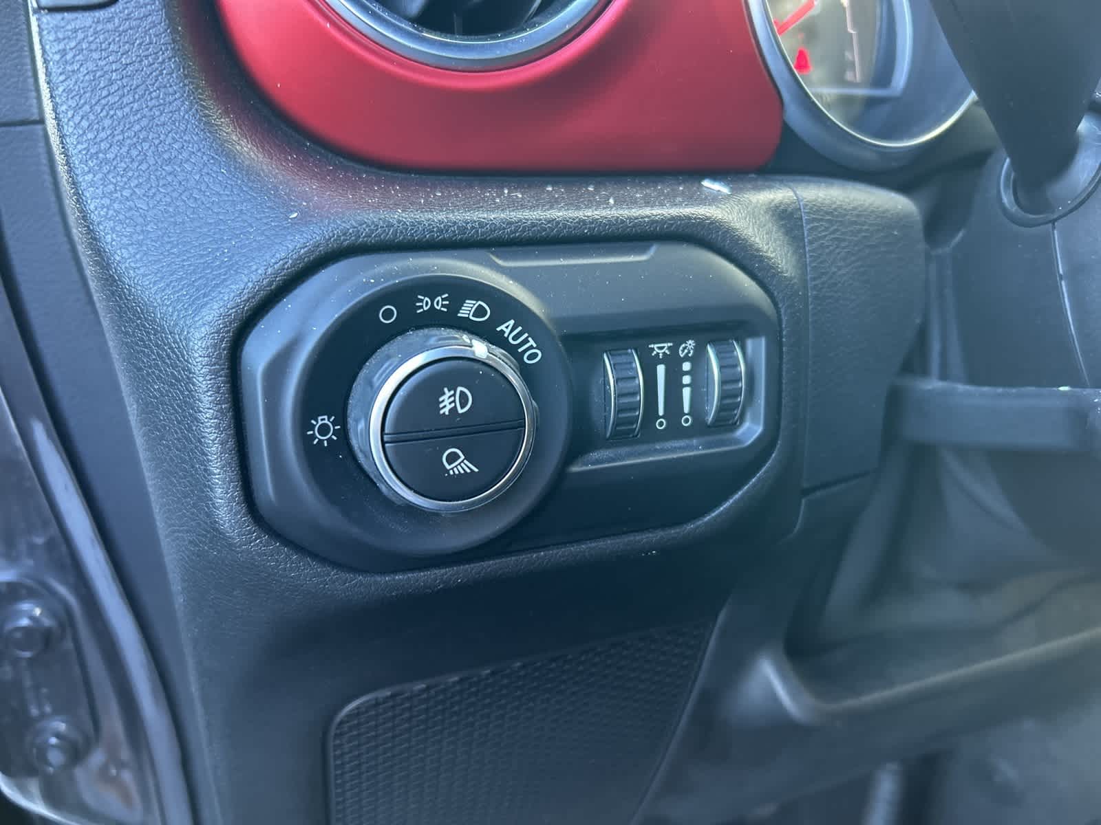 Thumbnail: 2022 Jeep Gladiator - 41