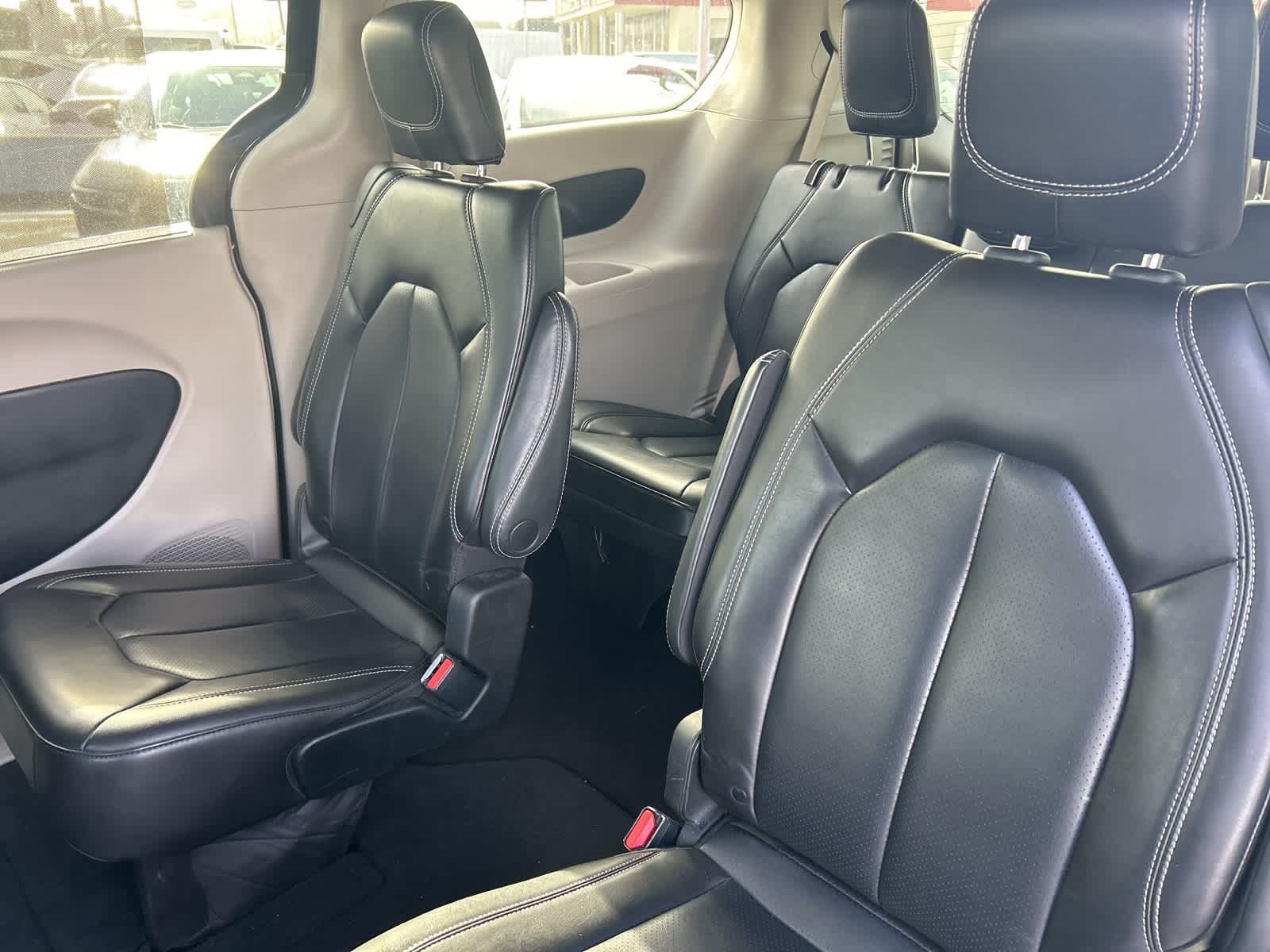 Thumbnail: 2023 Chrysler Pacifica - 16