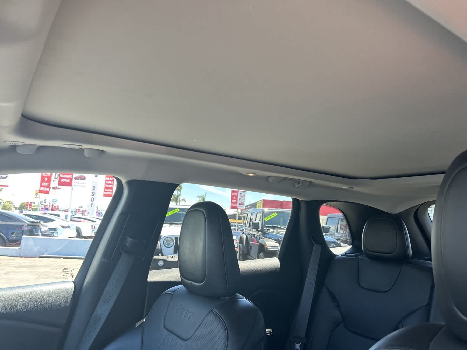 Thumbnail: 2022 Jeep Cherokee - 24