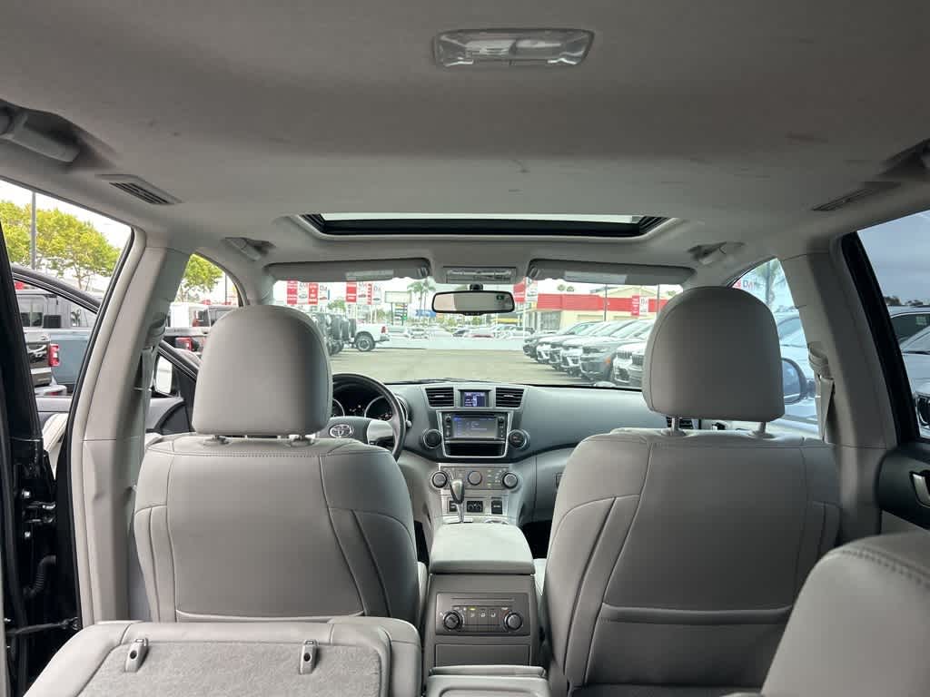 Thumbnail: 2013 Toyota Highlander - 24