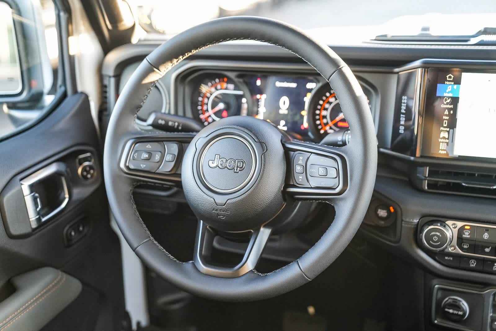 Thumbnail: 2026 Jeep Gladiator - 16