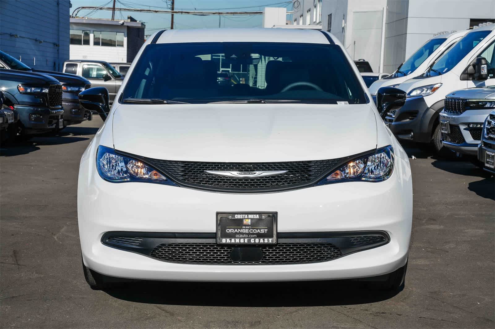 Thumbnail: 2026 Chrysler Voyager - 2