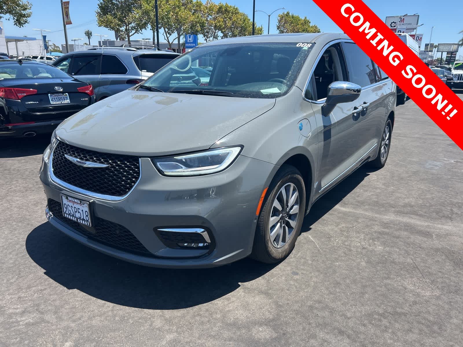 Thumbnail: 2022 Chrysler Pacifica - 1