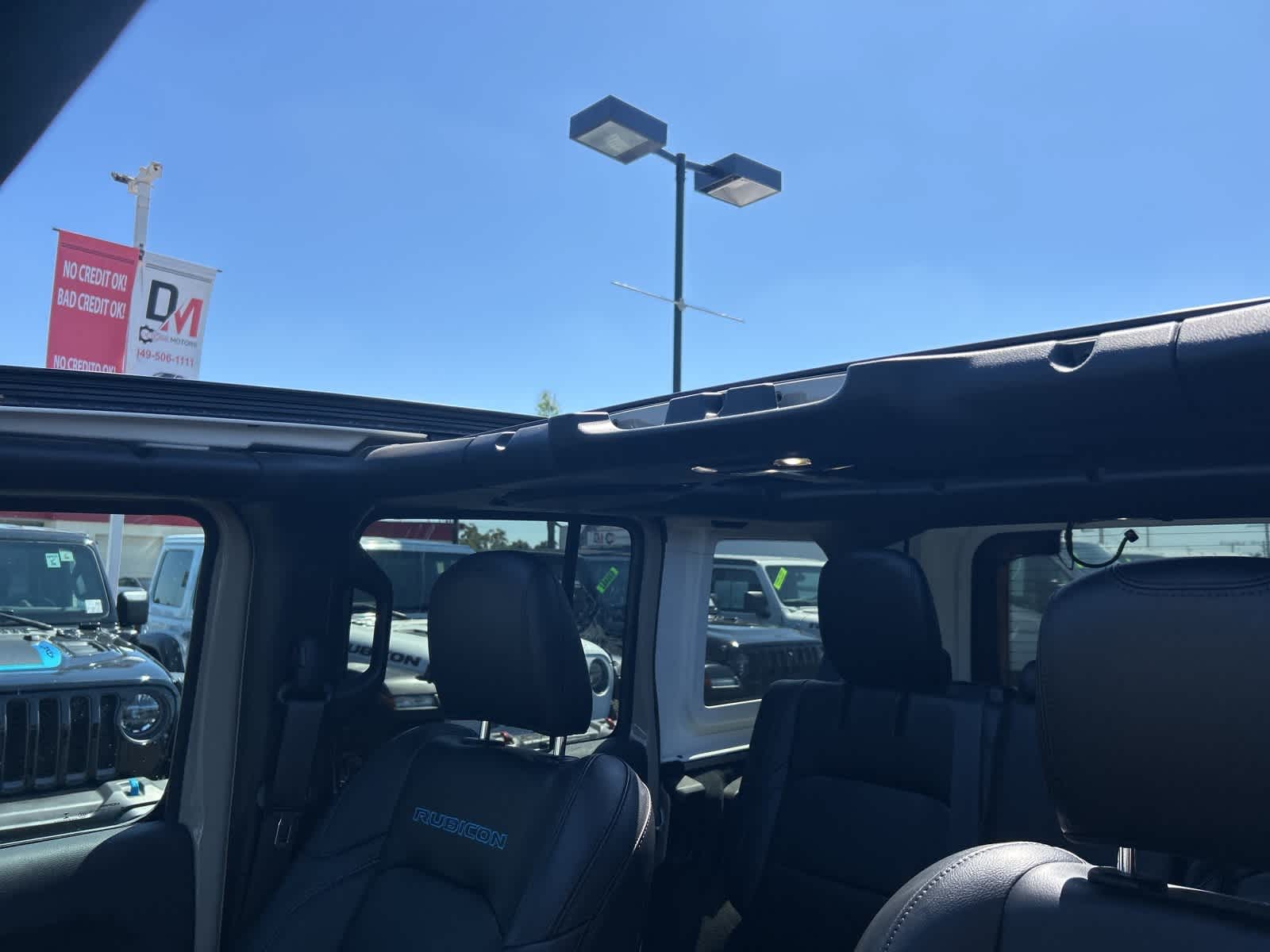 Thumbnail: 2022 Jeep Wrangler - 33