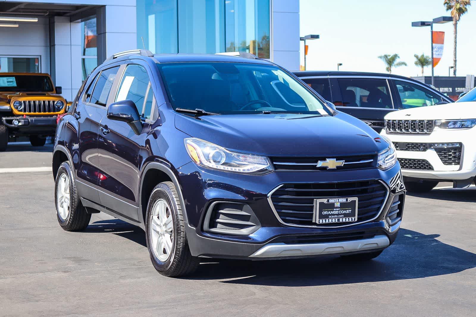 Thumbnail: 2022 Chevrolet Trax - 3