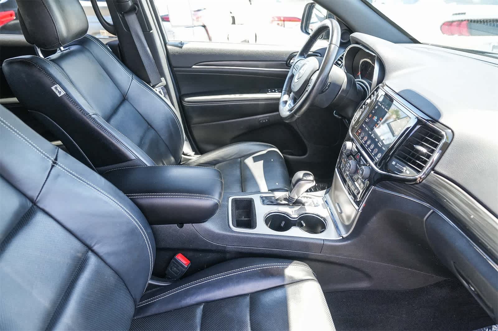 Thumbnail: 2021 Jeep Grand Cherokee - 15