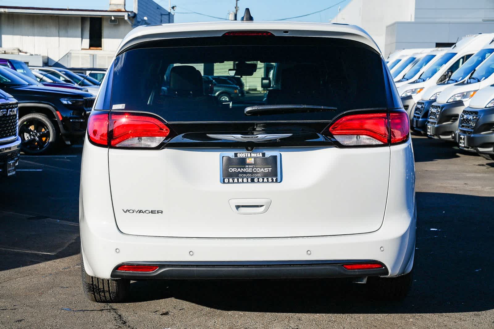 Thumbnail: 2026 Chrysler Voyager - 5