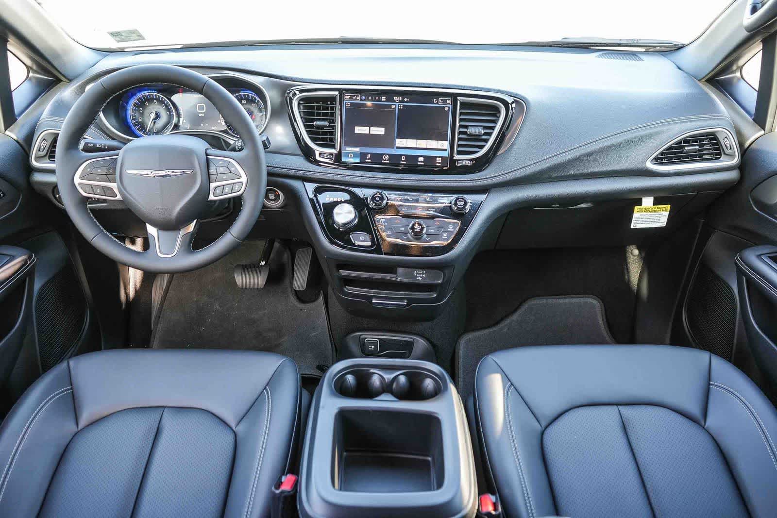 Thumbnail: 2026 Chrysler Pacifica - 14