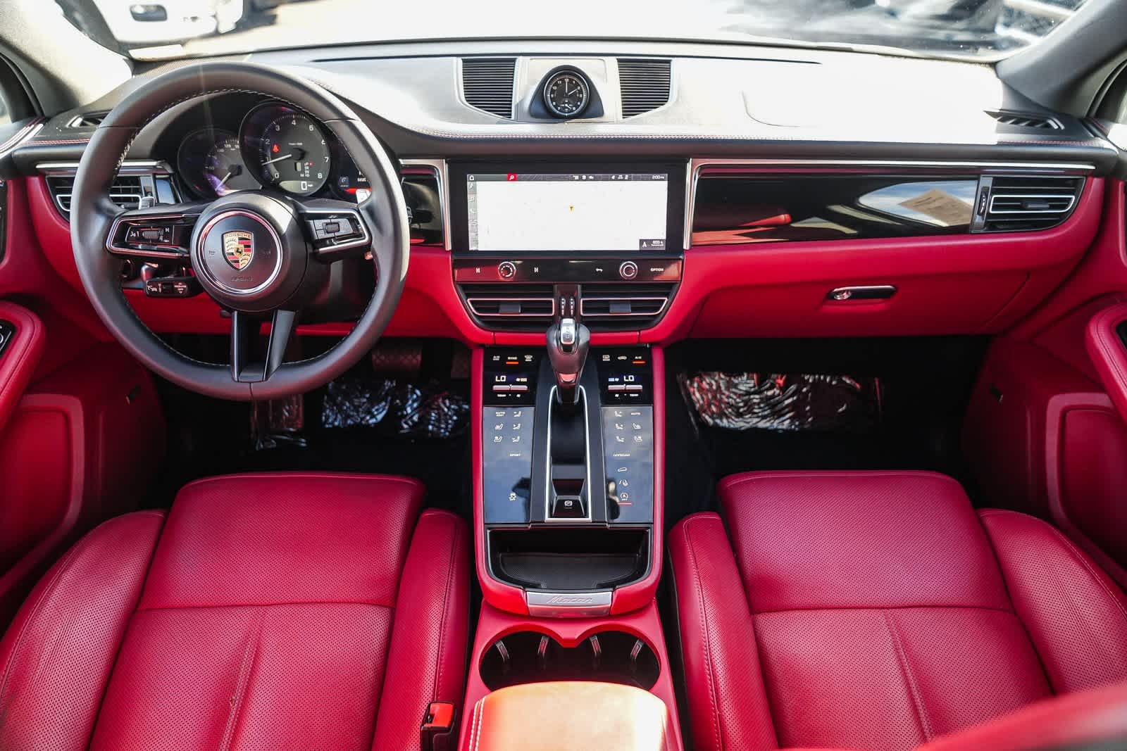 Thumbnail: 2023 Porsche Macan - 11