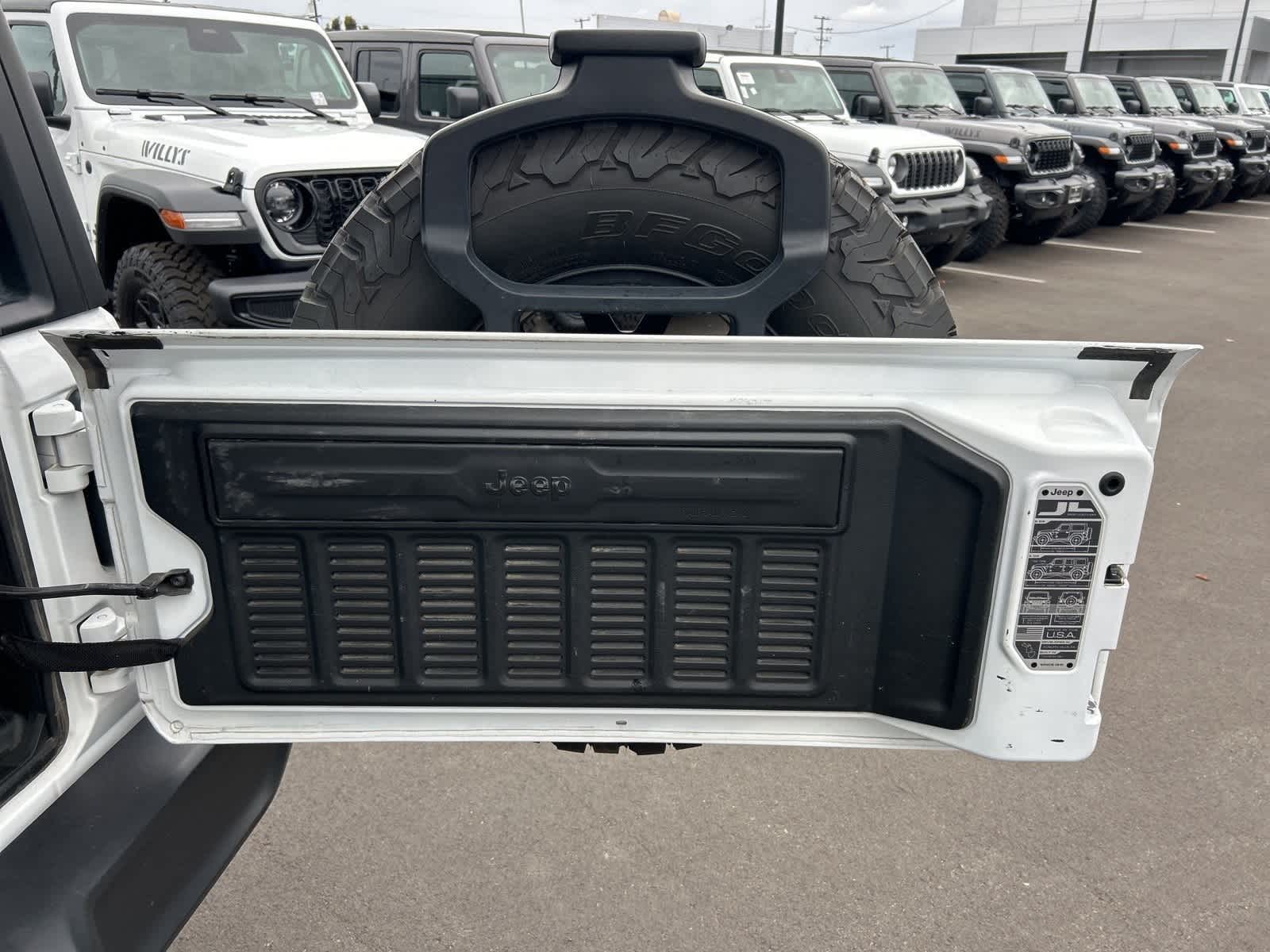 Thumbnail: 2024 Jeep Wrangler - 28