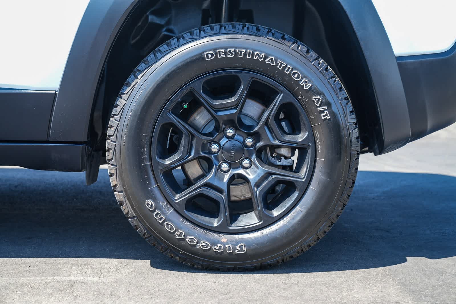 Thumbnail: 2022 Jeep Cherokee - 10