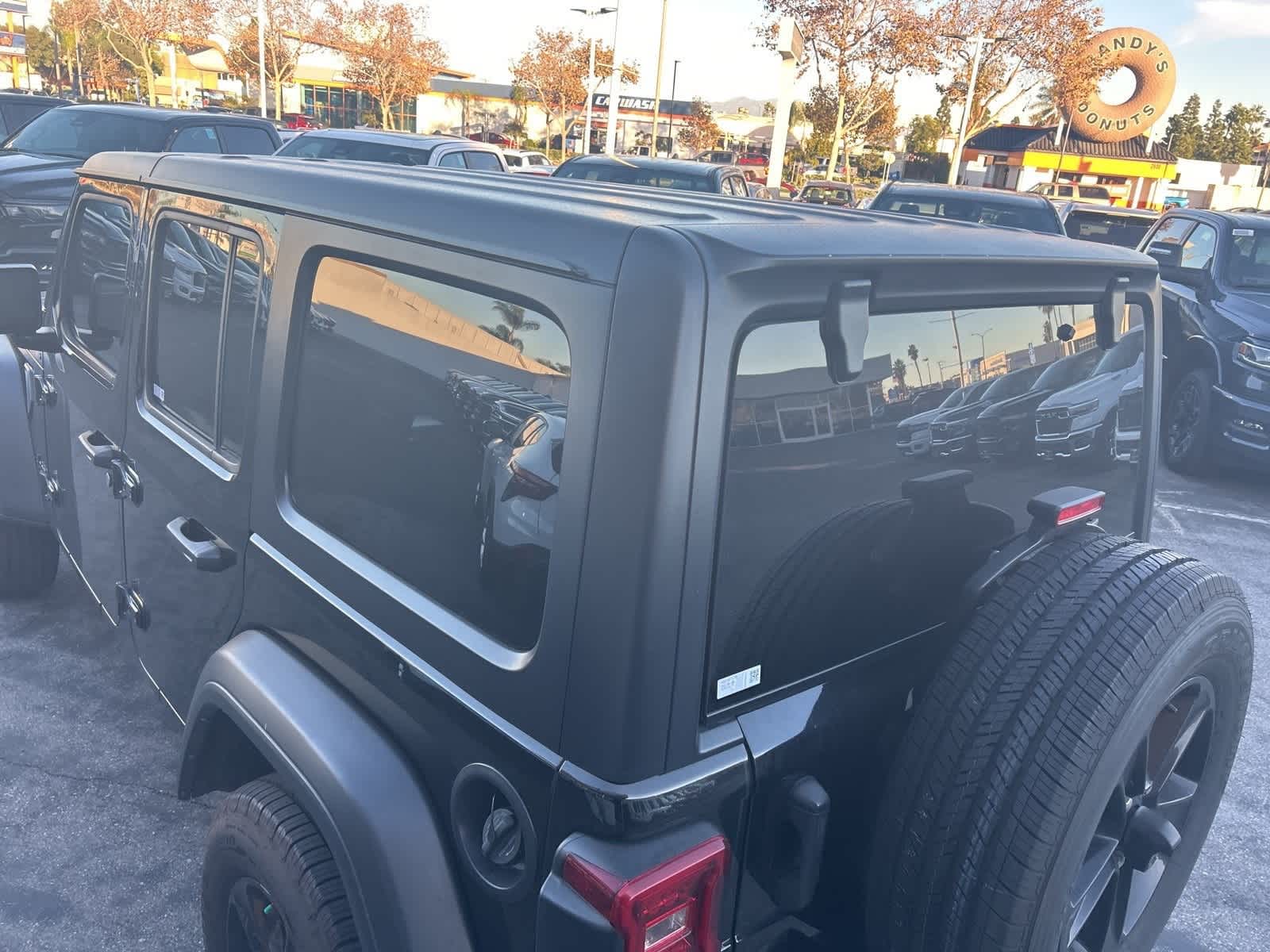 Thumbnail: 2021 Jeep Wrangler - 22