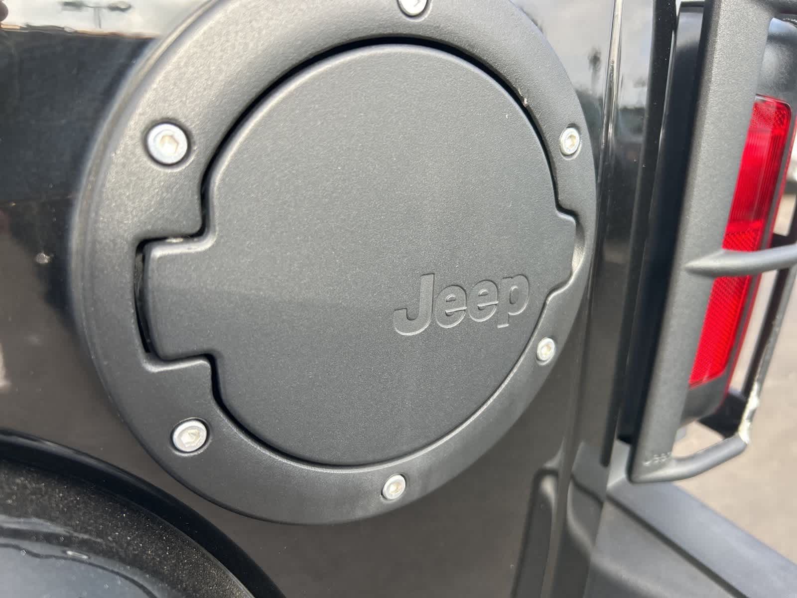 Thumbnail: 2017 Jeep Wrangler - 18