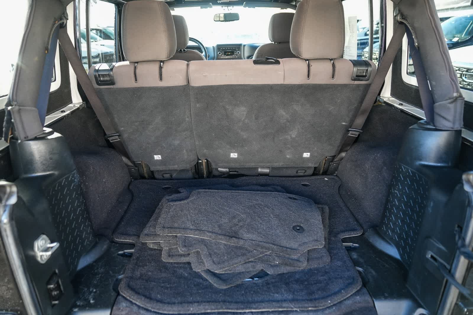 Thumbnail: 2017 Jeep Wrangler - 24