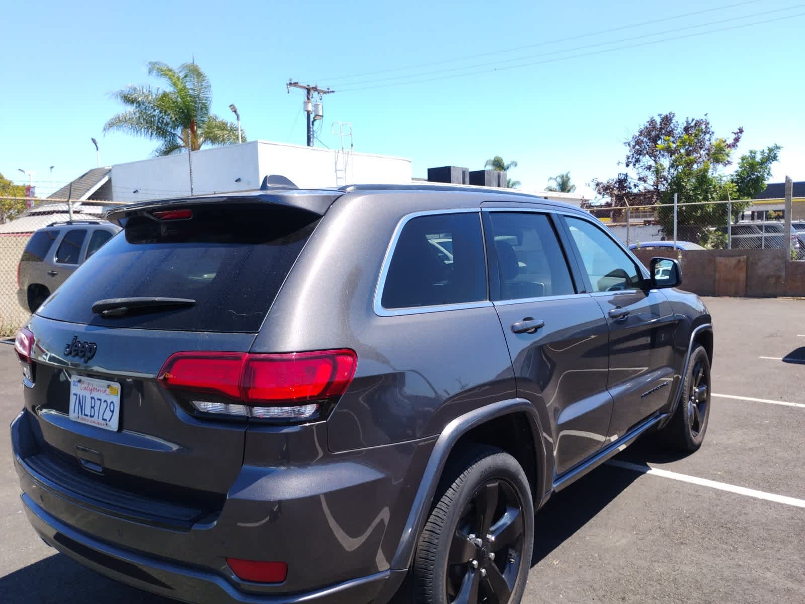 Thumbnail: 2015 Jeep Grand Cherokee - 3