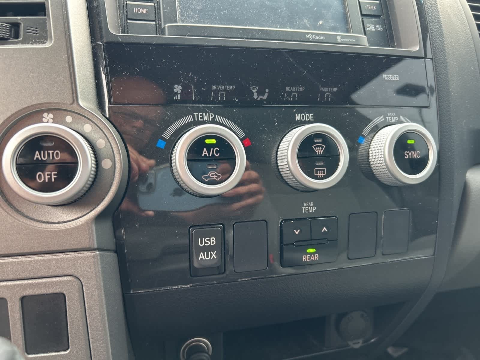 Thumbnail: 2015 Toyota Sequoia - 39