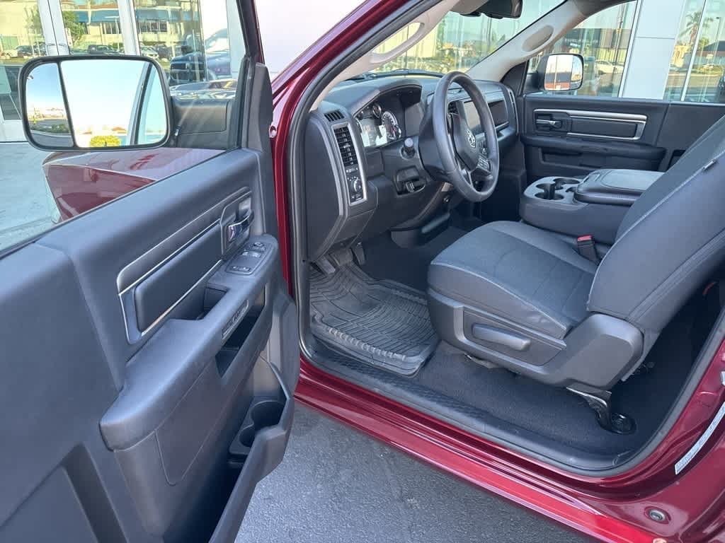 Thumbnail: 2022 RAM 1500 Classic - 6