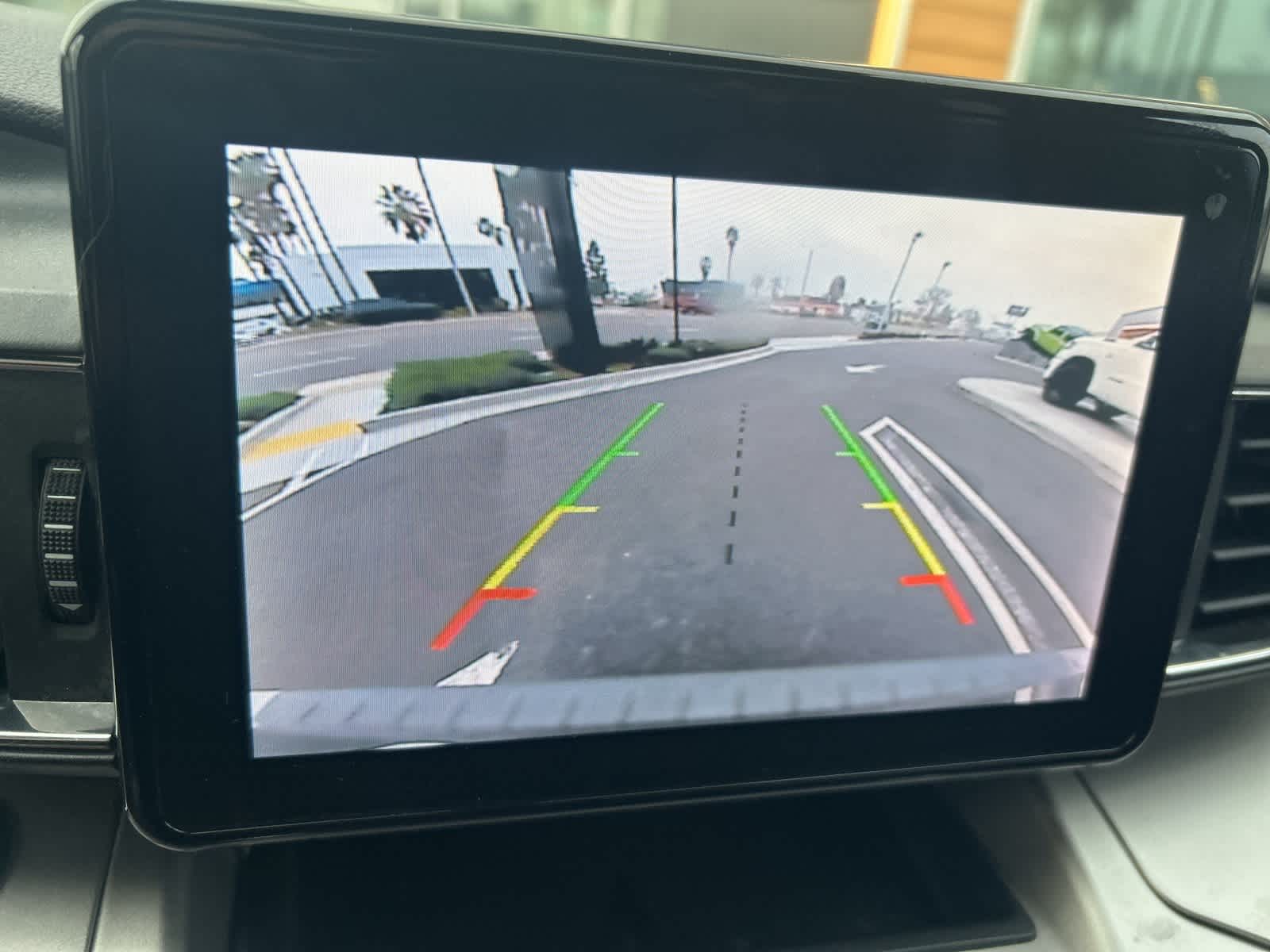 Thumbnail: 2022 Ford Explorer - 26