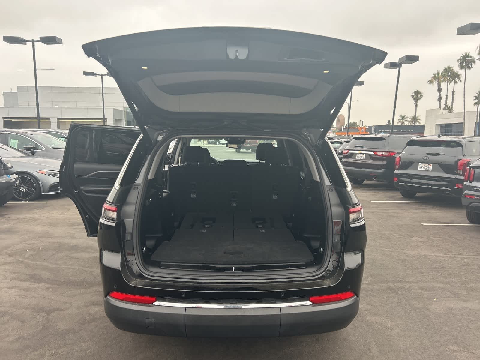 Thumbnail: 2022 Jeep Grand Cherokee - 26