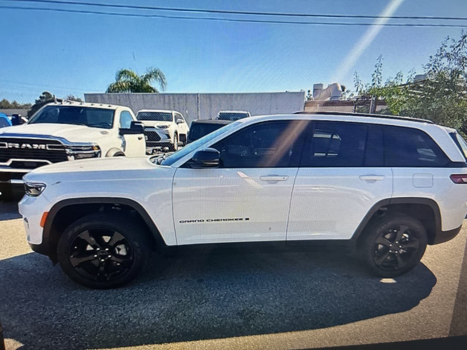 Thumbnail: 2023 Jeep Grand Cherokee - 19