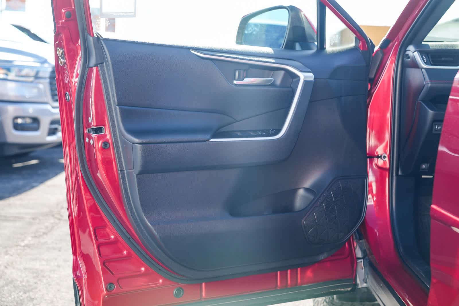 Thumbnail: 2021 Toyota RAV4 - 19